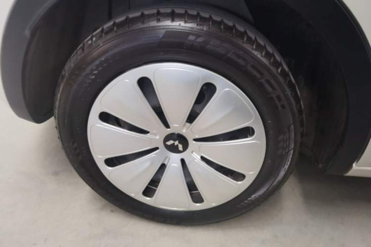 Used Wuling Bingo 2023 203km Light Edition Right Rear Wheel Hub