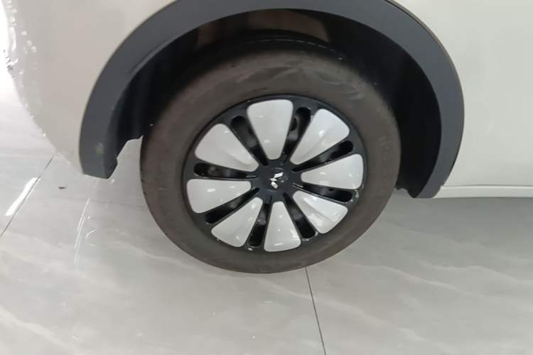 Used Wuling Bingo 2023 333 km Enjoyment Version Right Rear Wheel Hub