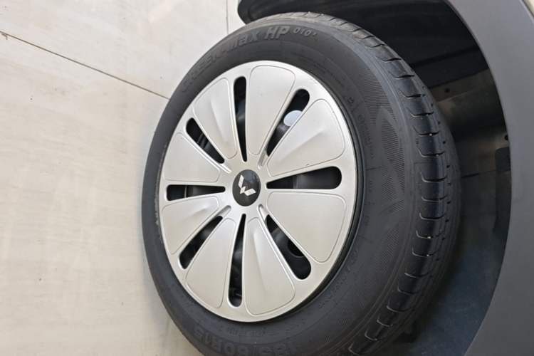 Used Wuling Bingo 2023 333 km Fast-Share Version Right Rear Wheel Hub