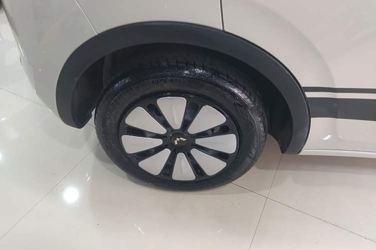 Used Wuling Bingo 2023 203km Comfort Edition Right Rear Wheel Hub