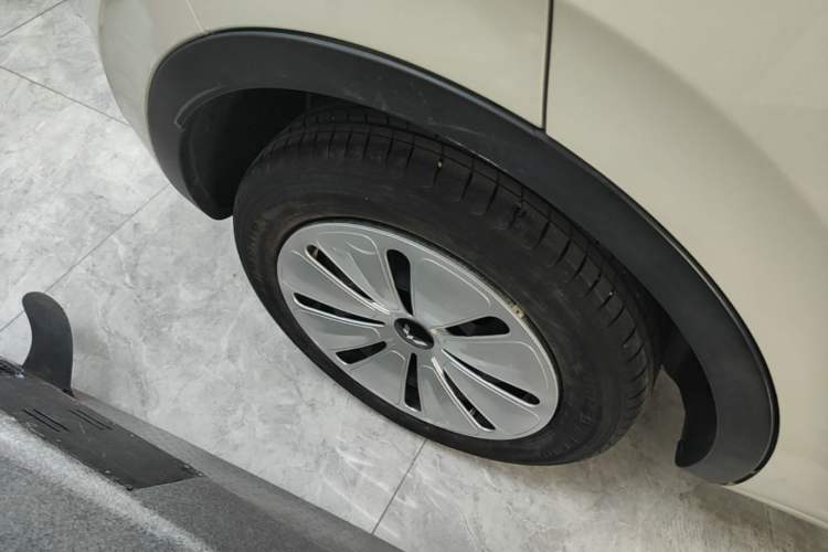 Used Wuling Bingo 2023 203km Light Edition Right Rear Wheel Hub
