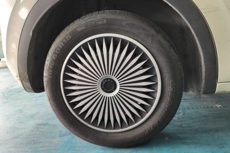 Used Wuling Bingo 2023 410 km Lingxi Deluxe Edition Right Rear Wheel Hub