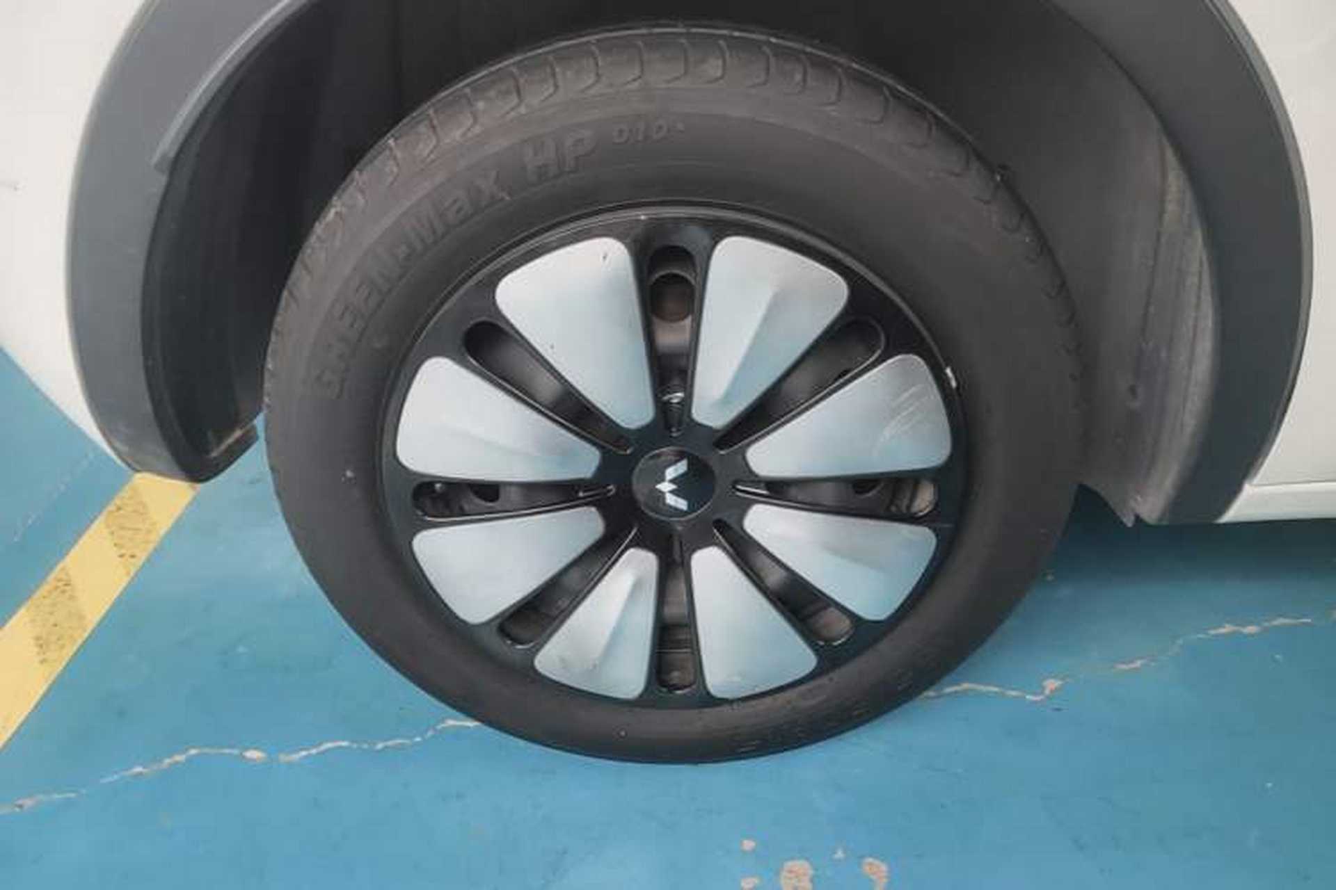 Used Wuling Bingo 2023 333 km Lingxi Connected Version Right Rear Wheel Hub