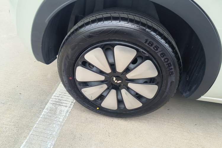 Used Wuling Bingo 2023 333 km Lingxi Connected+ Version Right Rear Wheel Hub