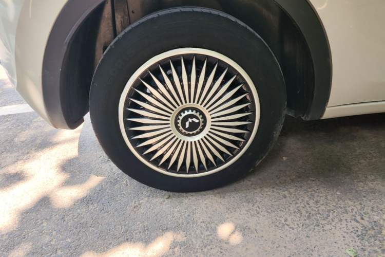 Used Wuling Bingo 2023 203km Comfort Edition Right Rear Wheel Hub