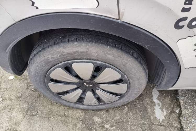 Used Wuling Bingo 2023 410 km Lingxi Deluxe Edition Right Rear Wheel Hub