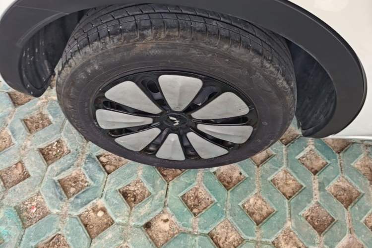 Used Wuling Bingo 2023 203km Comfort Edition Right Rear Wheel Hub