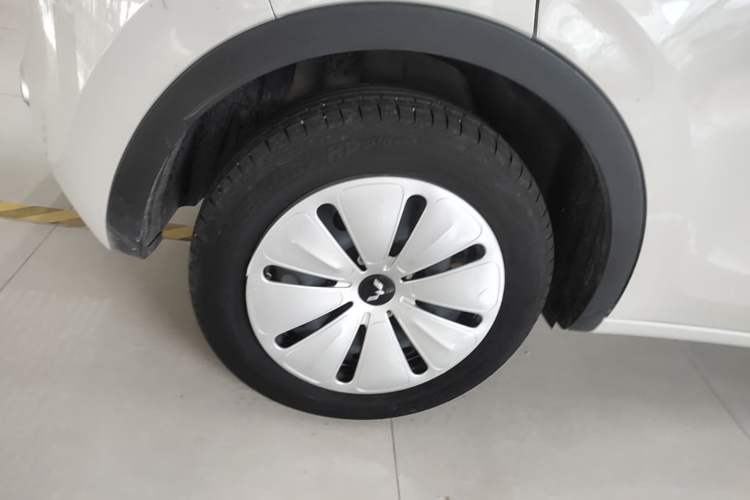 Used Wuling Bingo 2023 203km Light Edition Right Rear Wheel Hub