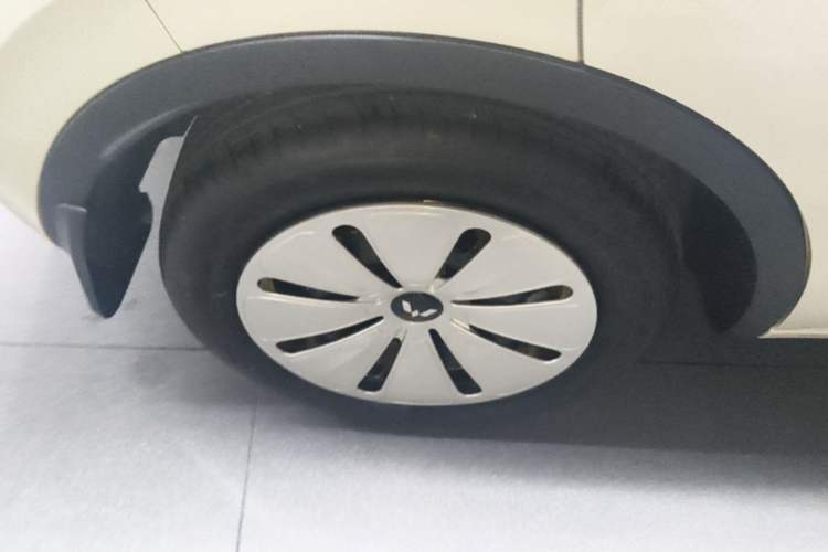 Used Wuling Bingo 2023 203km Light Edition Right Rear Wheel Hub