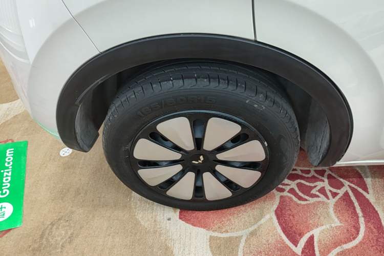 Used Wuling Bingo 2023 333 km Lingxi Connected+ Version Right Rear Wheel Hub