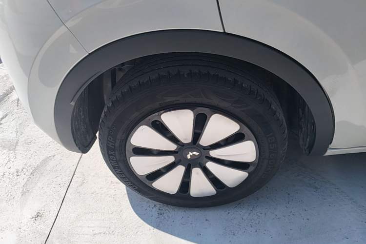 Used Wuling Bingo 2023 203km Comfort Edition Right Rear Wheel Hub
