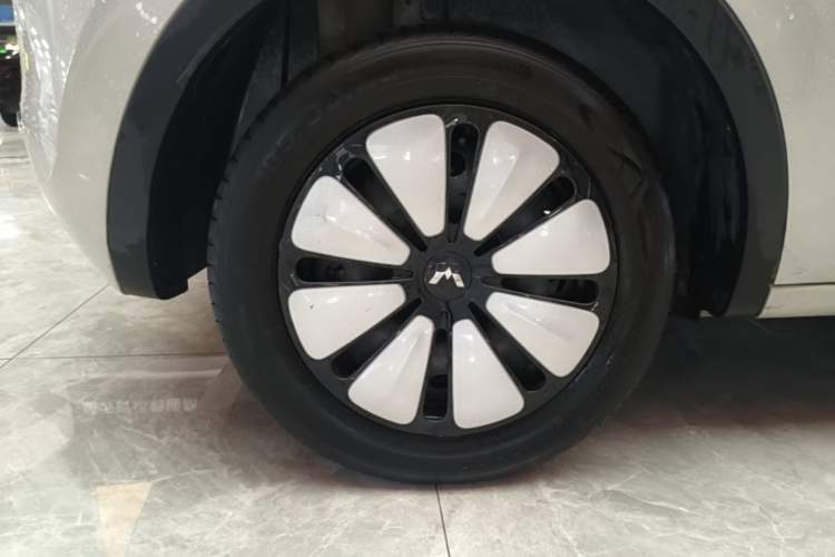 Used Wuling Bingo 2023 333km Enjoy+ Version Right Rear Wheel Hub