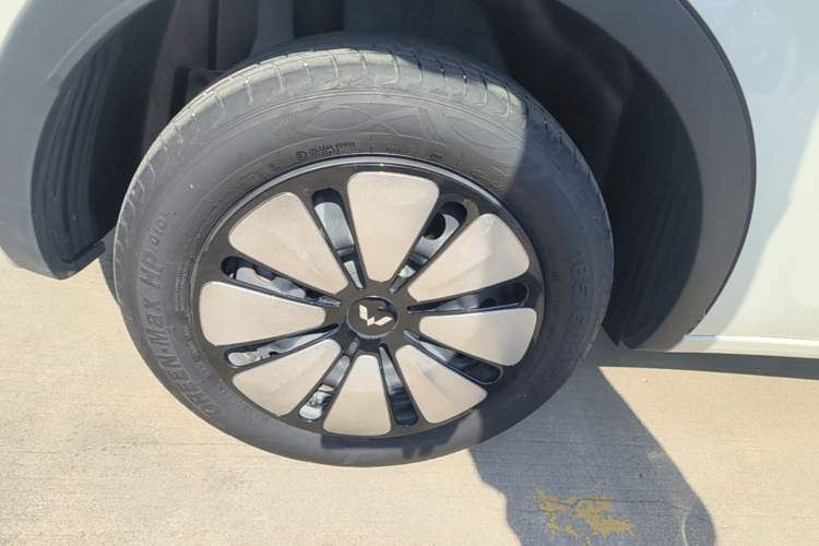 Used Wuling Bingo 2023 410 km Lingxi Deluxe Edition Right Rear Wheel Hub