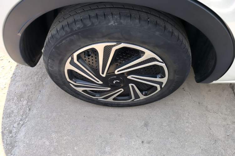 Used Wuling Bingo 2023 333km Enjoy+ Version Right Rear Wheel Hub