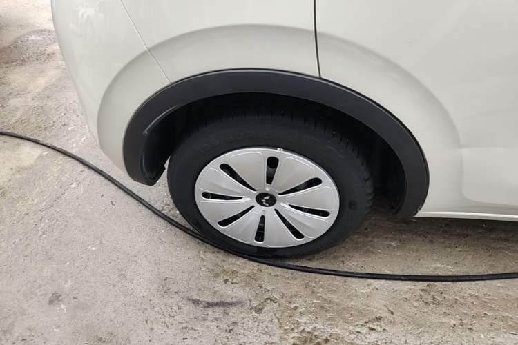 Used Wuling Bingo 2023 203km Comfort Edition Right Rear Wheel Hub