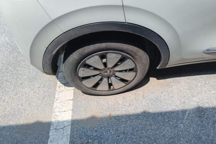 Used Wuling Bingo 2023 333 km Lingxi Connected Version Right Rear Wheel Hub