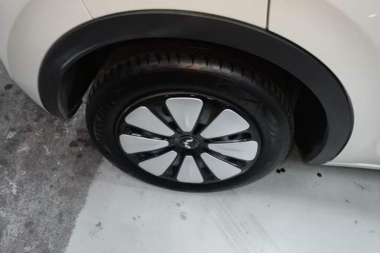 Used Wuling Bingo 2023 333 km Lingxi Connected+ Version Right Rear Wheel Hub