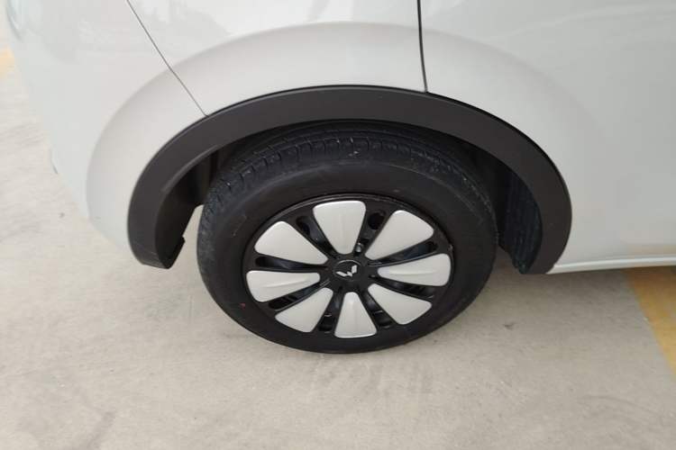 Used Wuling Bingo 2023 203km Light Edition Right Rear Wheel Hub