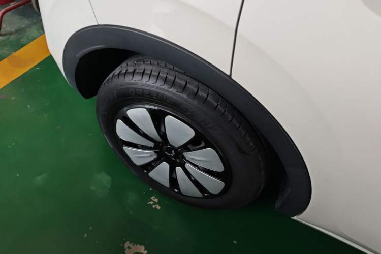 Used Wuling Bingo 2023 333km Enjoy+ Version Right Rear Wheel Hub