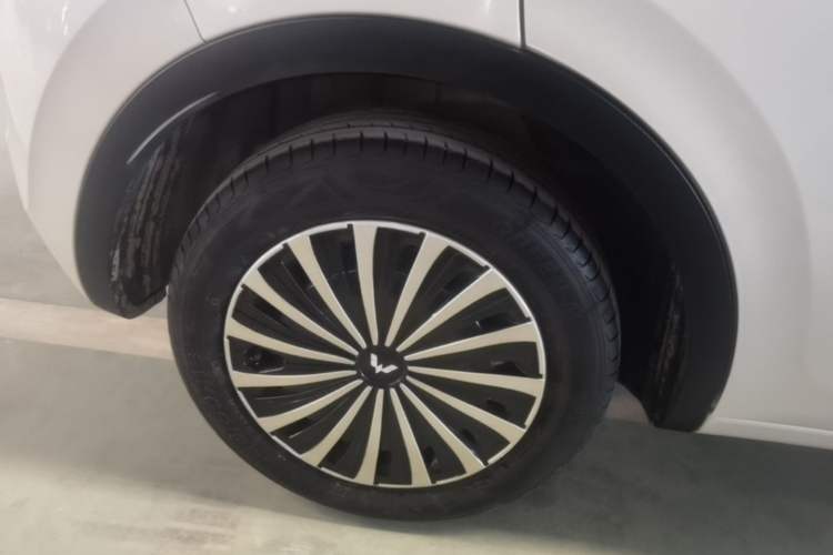 Used Wuling Bingo 2023 203km Light Edition Right Rear Wheel Hub