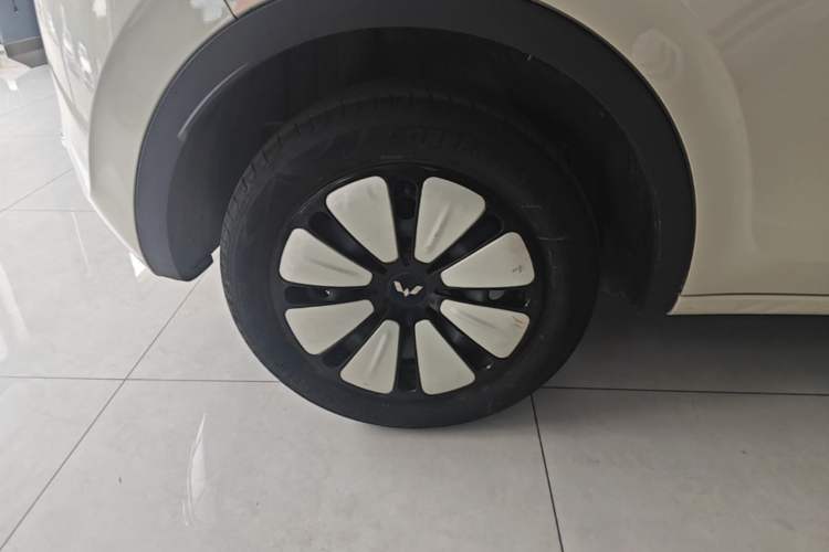 Used Wuling Bingo 2023 410 km Lingxi Deluxe Edition Right Rear Wheel Hub