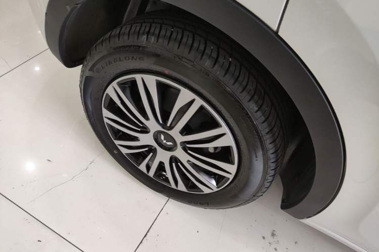 Used Wuling Bingo 2023 410 km Lingxi Deluxe Edition Right Rear Wheel Hub