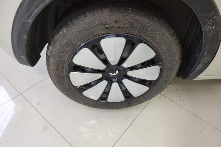 Used Wuling Bingo 2023 333 km Lingxi Connected+ Version Right Rear Wheel Hub
