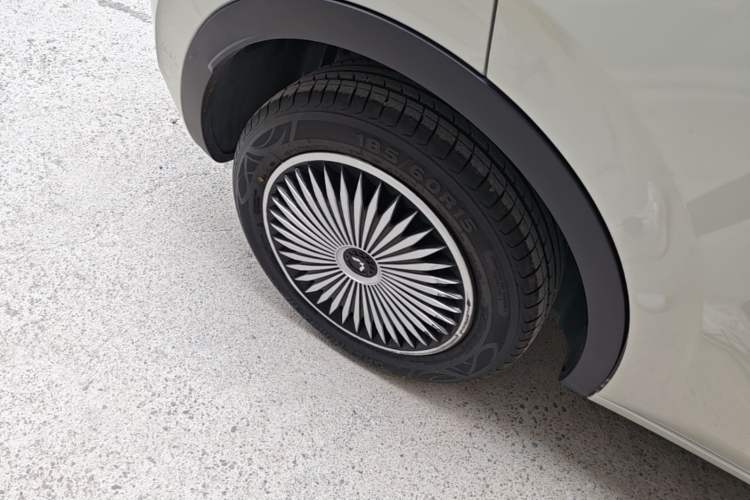 Used Wuling Bingo 2023 203km Light Edition Right Rear Wheel Hub