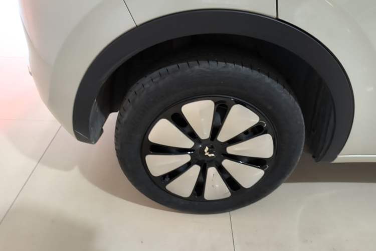 Used Wuling Bingo 2023 333km Enjoy+ Version Right Rear Wheel Hub