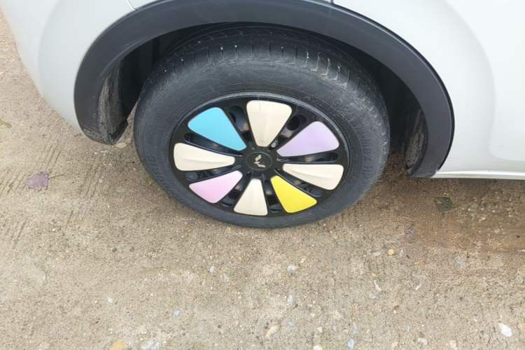 Used Wuling Bingo 2023 333 km Lingxi Connected+ Version Right Rear Wheel Hub