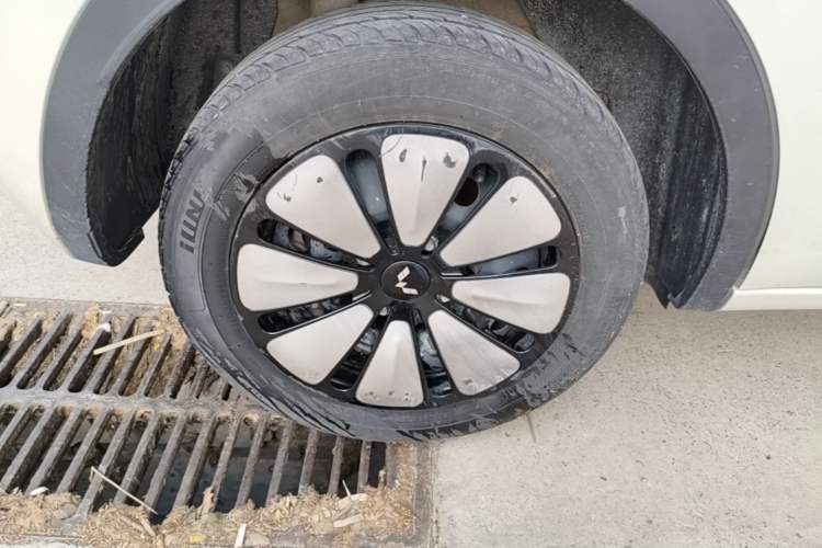 Used Wuling Bingo 2023 410 km Lingxi Deluxe Edition Right Rear Wheel Hub