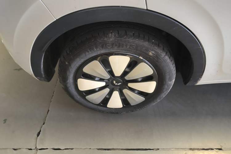 Used Wuling Bingo 2023 203km Comfort Edition Right Rear Wheel Hub
