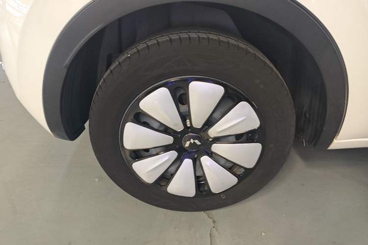 Used Wuling Bingo 2023 333km Enjoy+ Version Right Rear Wheel Hub