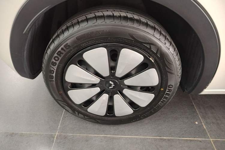 Used Wuling Bingo 2023 203km Comfort Edition Right Rear Wheel Hub