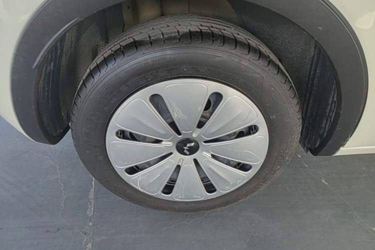 Used Wuling Bingo 2023 333 km Fast-Share Version Right Rear Wheel Hub