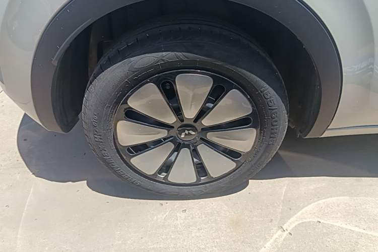 Used Wuling Bingo 2023 333km Enjoy+ Version Right Rear Wheel Hub