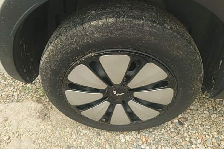 Used Wuling Bingo 2023 410 km Lingxi Deluxe Edition Right Rear Wheel Hub