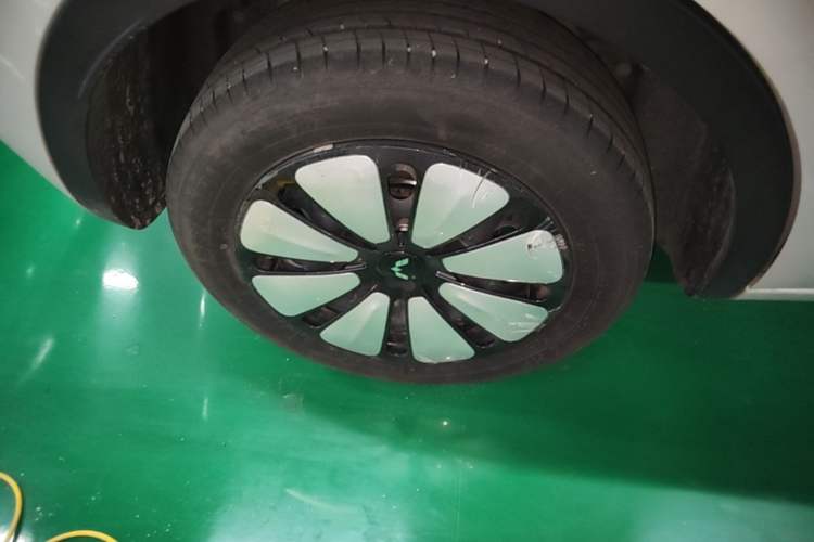 Used Wuling Bingo 2023 203km Comfort Edition Right Rear Wheel Hub