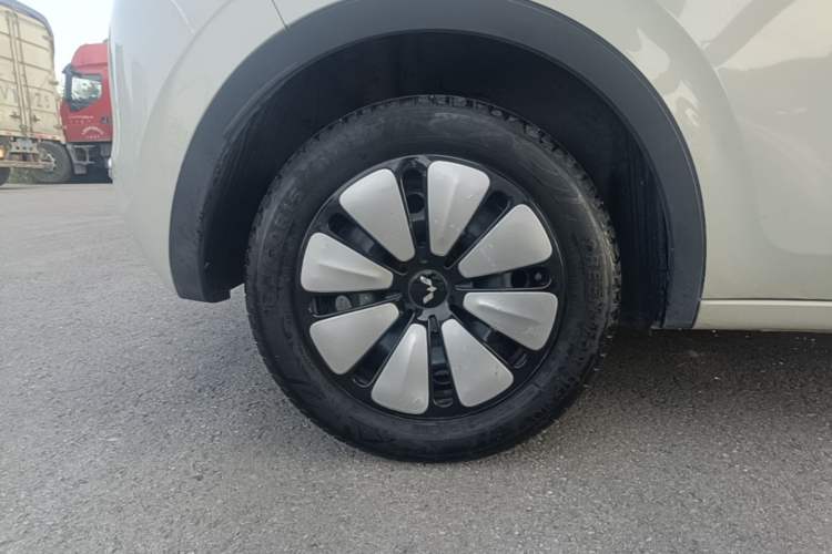 Used Wuling Bingo 2023 203km Comfort Edition Right Rear Wheel Hub