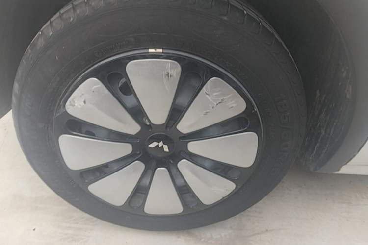 Used Wuling Bingo 2023 203km Comfort Edition Right Rear Wheel Hub