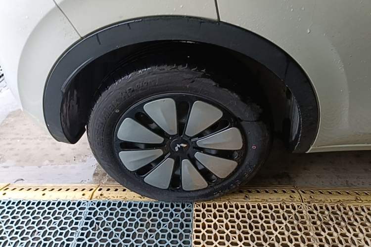 Used Wuling Bingo 2023 333km Enjoy+ Version Right Rear Wheel Hub
