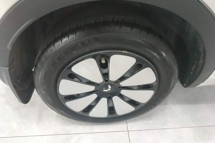 Used Wuling Bingo 2023 203km Comfort Edition Right Rear Wheel Hub