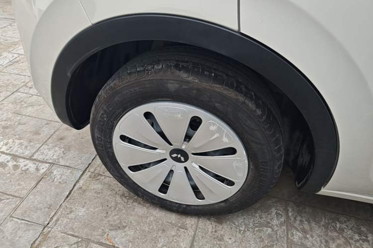 Used Wuling Bingo 2023 203km Light Edition Right Rear Wheel Hub