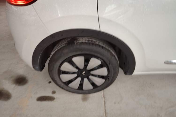 Used Wuling Bingo 2023 203km Comfort Edition Right Rear Wheel Hub