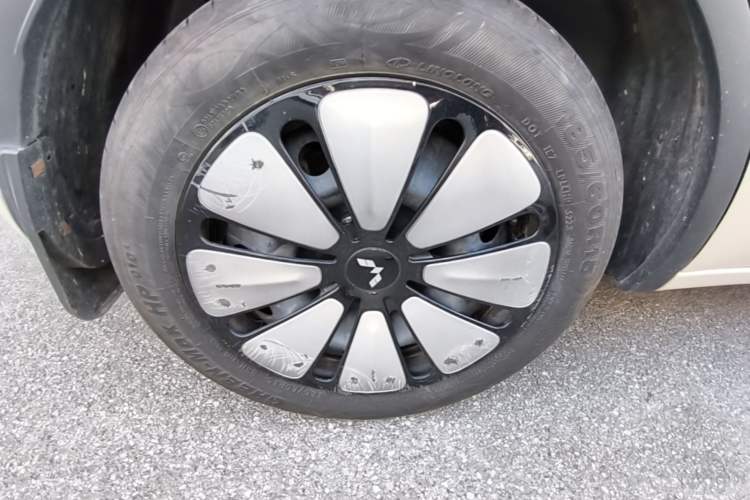 Used Wuling Bingo 2023 410 km Lingxi Deluxe Edition Right Rear Wheel Hub