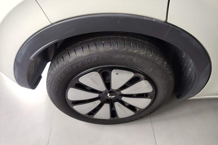 Used Wuling Bingo 2023 333 km Enjoyment Version Right Rear Wheel Hub