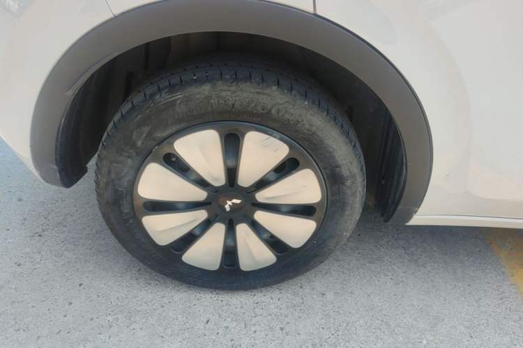 Used Wuling Bingo 2023 333km Enjoy+ Version Right Rear Wheel Hub
