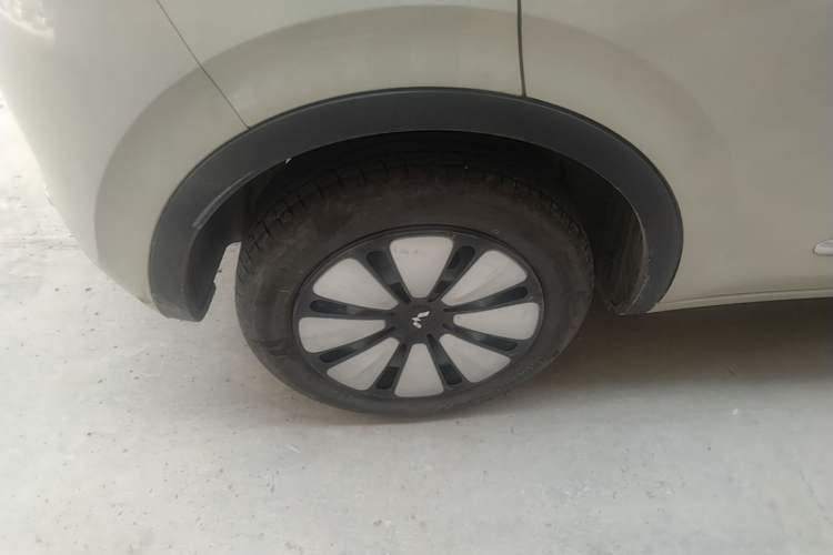 Used Wuling Bingo 2023 410 km Lingxi Deluxe Edition Right Rear Wheel Hub