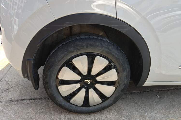 Used Wuling Bingo 2023 203km Comfort Edition Right Rear Wheel Hub