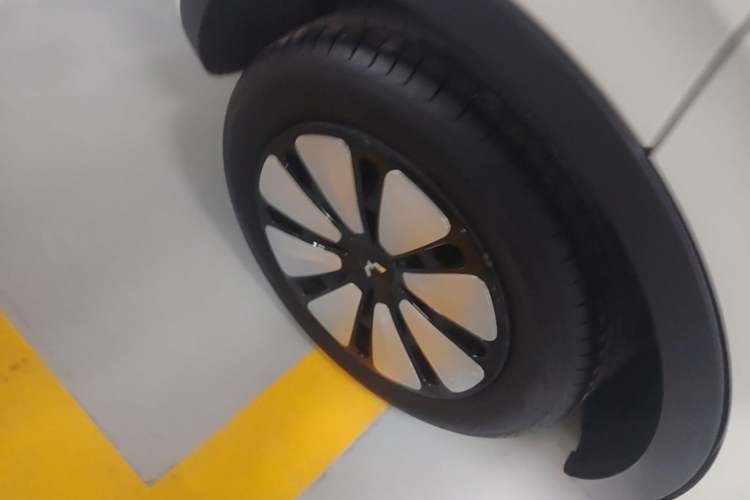 Used Wuling Bingo 2023 333 km Lingxi Connected+ Version Right Rear Wheel Hub